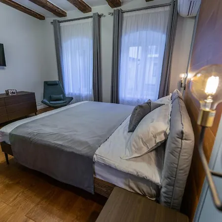 Poarta Schei 18 Apartment *