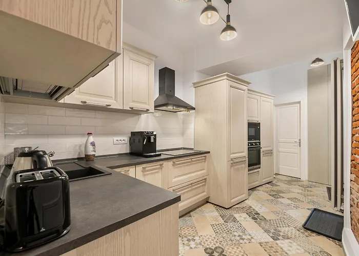 Apartment Poarta Schei 18 *