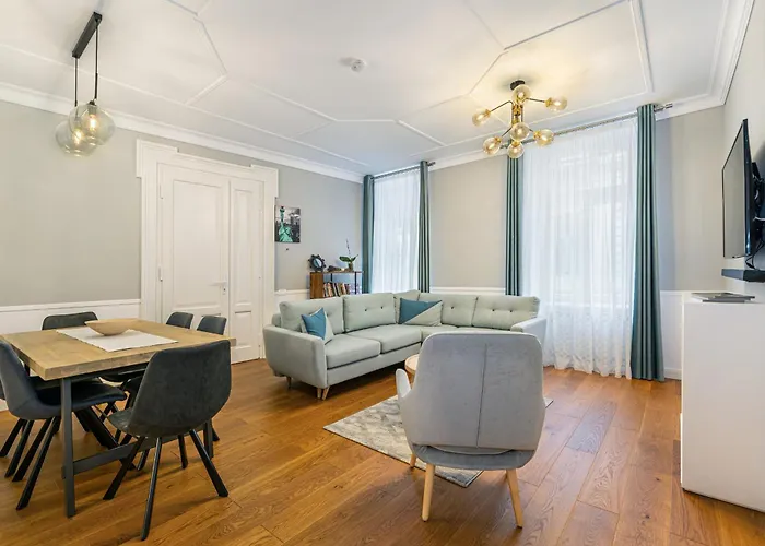 Poarta Schei 18 * Braşov